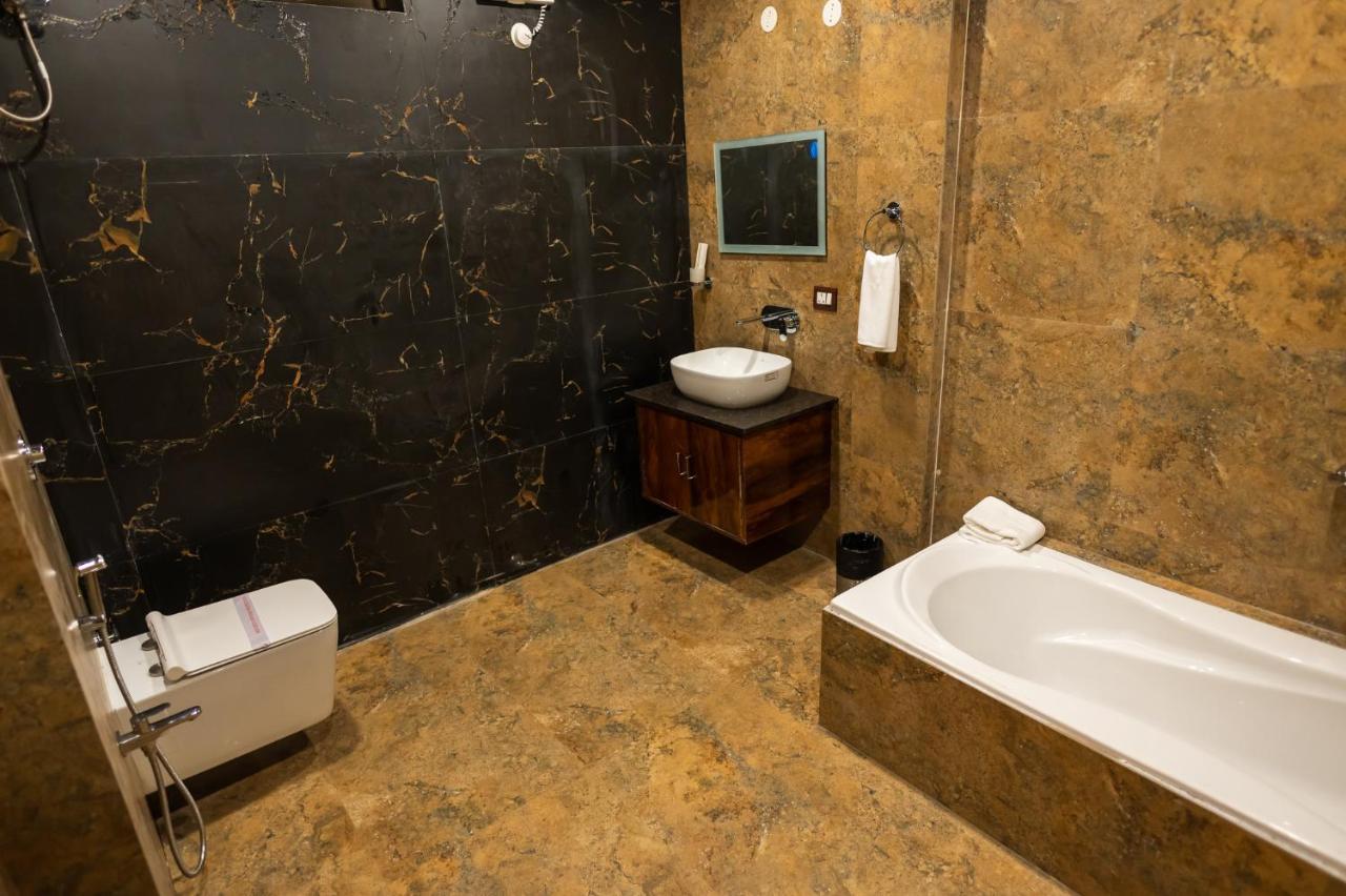 The Kaziranga Address Hotel Luaran gambar