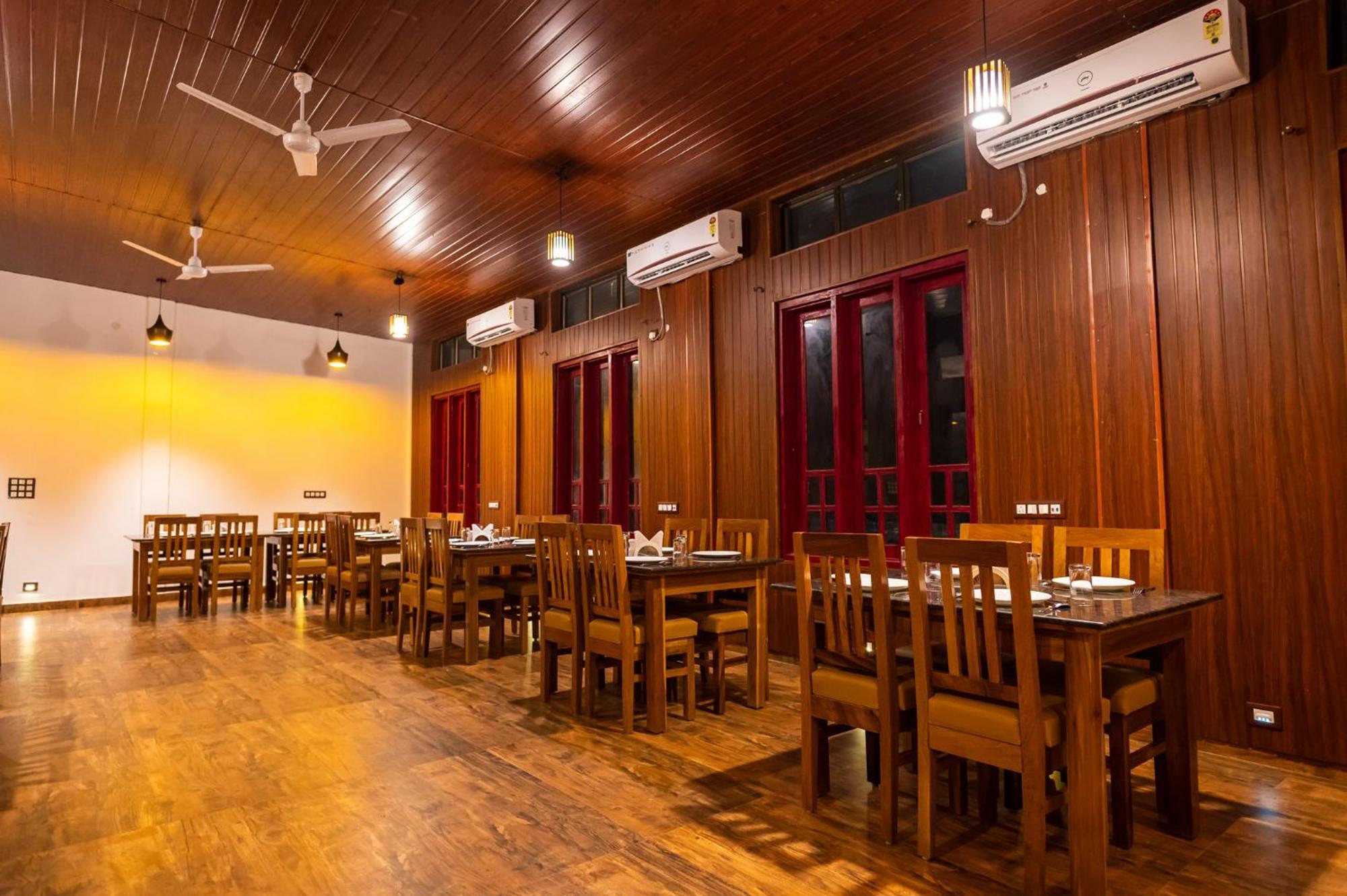 The Kaziranga Address Hotel Luaran gambar